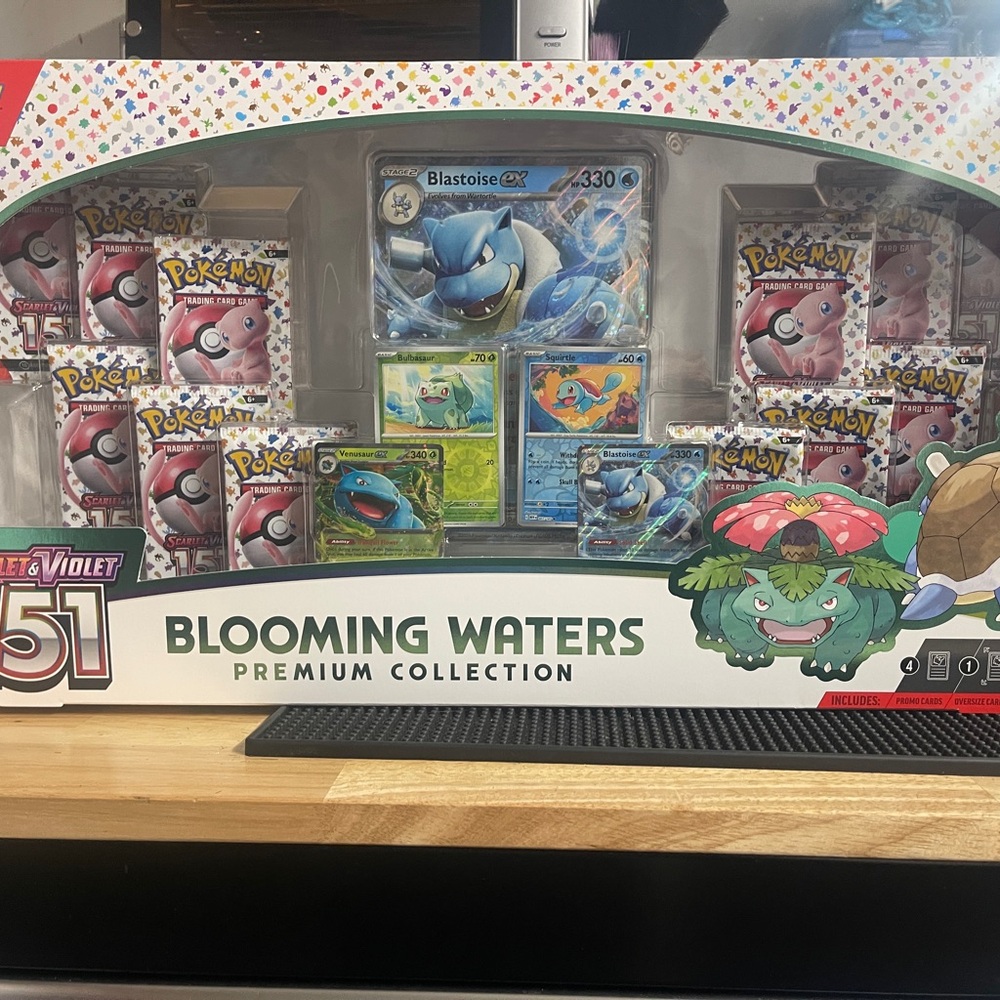Pokemon Blooming Waters Premium Collection - Multicolor